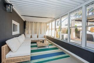 THE RETREAT - Hot Tub, Theater, Game Room, Fire Pit, Bar, Sleeps 14 - 1