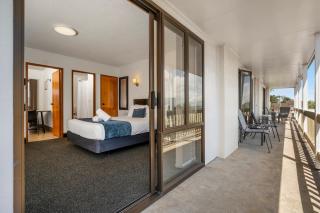 Summit Motor Lodge - 1