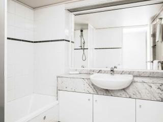 BreakFree Capital Tower Apartments - 3