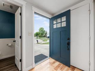 New 3br home Ready for the Holidays - Non smoking - 2