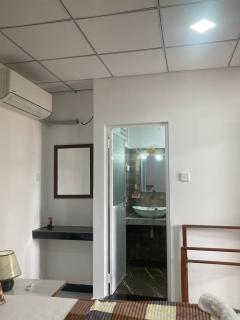 Rhythm Transit Hotel - Near Airport - 4