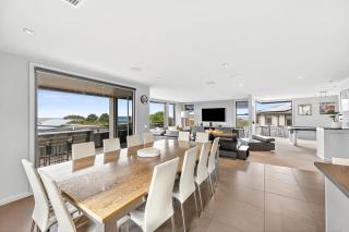 Manna Heaven Luxury Coastal Retreat with Pool - 1