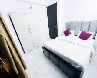 Hotel 24 Stay - Near Max Hospital - New Delhi - 2