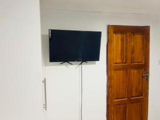 Lobone's Apartments Tlokweng - 7