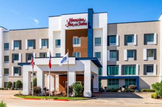 Hampton Inn and Suites Waxahachie - 8