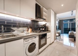 StayShort - Studio in Business bay Sleeps 2 with City Views - 6