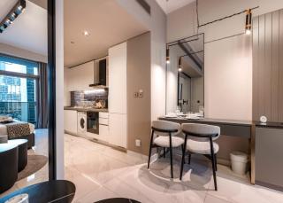 StayShort - Studio in Business bay Sleeps 2 with City Views - 4