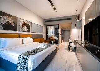 StayShort - Studio in Business bay Sleeps 2 with City Views - 3