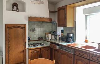 2 Bedroom Gorgeous Home In Rospez - 7