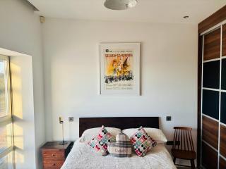 Eight Water's Edge - 7