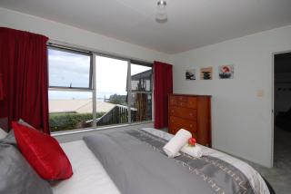 Coopers Beach home with stunning views - 3