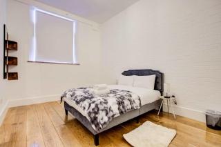 Wembley 3BR Apartment with Free Parking - 4