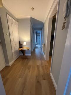 Fab city centre apartment with free parking - 6