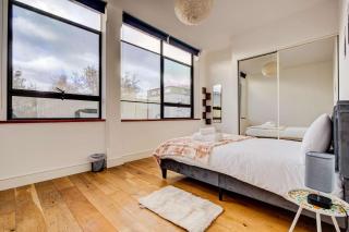 Wembley 2BR Apartment with Free Parking - 6