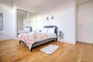Wembley 2BR Apartment with Free Parking - 3
