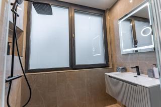 Exclusive Luxury Central Apartment - 6