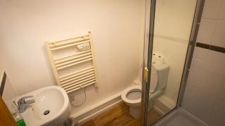 Greenings Apt Warrington - 2 Bed with FREE off road Parking & Wifi - 7