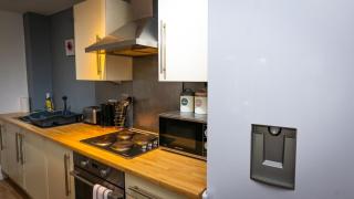 Greenings Apt Warrington - 2 Bed with FREE off road Parking & Wifi - 3