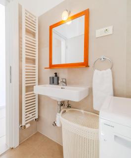 Apartments & Rooms Flowers - 9