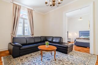 Apartments & Rooms Flowers - 6