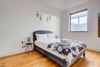 Wembley 2BR Apartment with free parking - 2