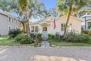 Endless Summer - 4217 - 6th Street - 8