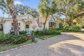 Endless Summer - 4217 - 6th Street - 7