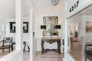 Endless Summer - 4217 - 6th Street - 6