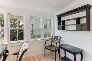 Endless Summer - 4217 - 6th Street - 4