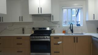 Vancouver Downtown Guest House - Near Skytrain, Free Parking & Fast Wifi - 6