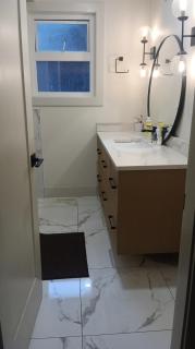 Vancouver Downtown Home - SkyTrain 5 Min Walk - Free Parking & Fast Wi-Fi - 7