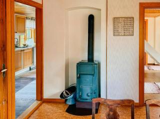 Historic Lakeside House With Private Beach - 3