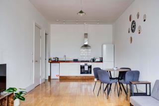 Wembley 1BR apartment with Free Parking - 5