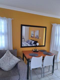 The Hilton Stay Cottages - 8