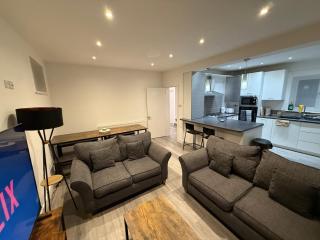 5 bedroom house in Pettswood - 1