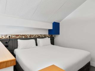 Hotel Woolstore 1888, Sydney - Handwritten Collection - 1