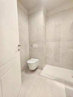 Private Seaside Room-Walk to Downtown - 3