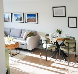 1 BR Flat with Free Parking 10 min to Colliers Wood - 0