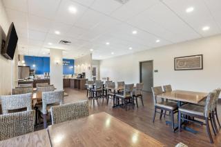 Days Inn by Wyndham Airdrie - 5