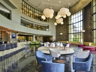 EPIC Hotel & Suites - 7