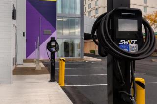 Spark by Hilton Toronto Airport - 8