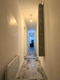 Modern 2-BDR APT in Ashton-under-Lyne By Kammili Properties Short Lets - 1