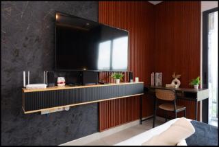 7-10 mins subang airport luxury studio v balcony - 3