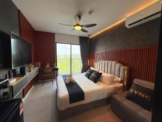 7-10 mins subang airport luxury studio v balcony - 2