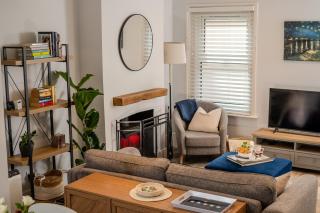 Contractor & Business House with Garden, Full Kitchen, Free Parking & Fast WiFi - 8