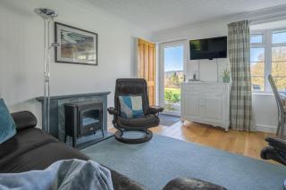 11 Priory Cottages, lake view cottage in Windermere - 7