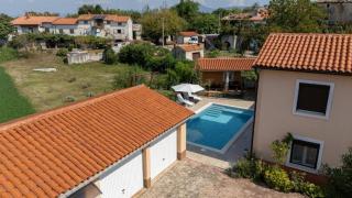 House IVA Nedešćina with swimming pool - 7 persons - 8