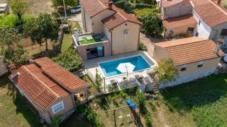 House IVA Nedešćina with swimming pool - 7 persons - 2