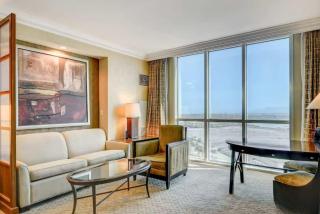 MGM Signature 1BR Condo with Strip & Pool Views - 4