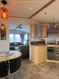 Seven Bays Hideaway - 2